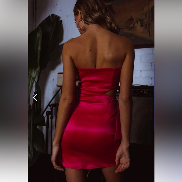 Selfie Leslie Eyes For You Waist Tie Mini Dress Pink NEW Size Medium Satin - Picture 3 of 16